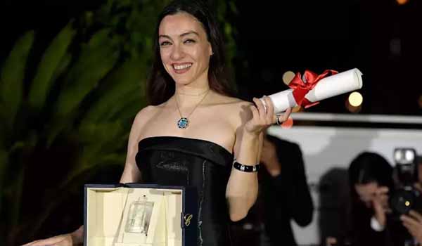 'En İyi Kadın Oyuncu' ödülü Merve Dizdar'ın! İşte Cannes'da ödül alan isimler... - Resim : 1