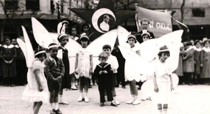 23 Nisan Ulusal Egemenlik ve Çocuk Bayramı kutlamaları başladı! İşte arşivden ilk bayram kutlamaları - Resim : 1